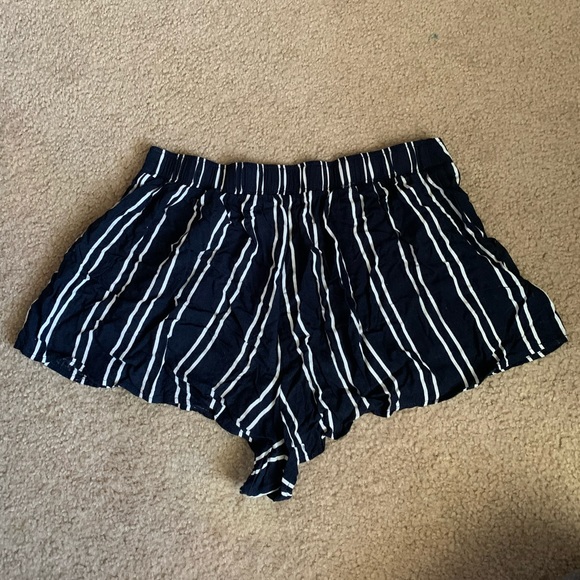 Blue shorts - Picture 3 of 5